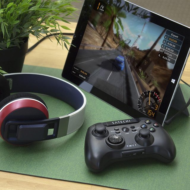 Satechi-Wireless-Gamepad-07