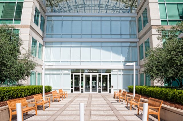 apple-hq-header