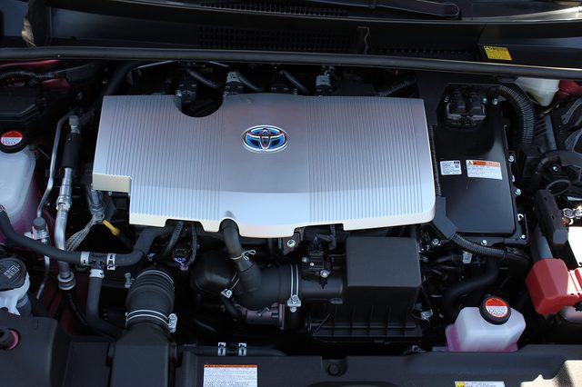 2016-Toyota-Prius_0756
