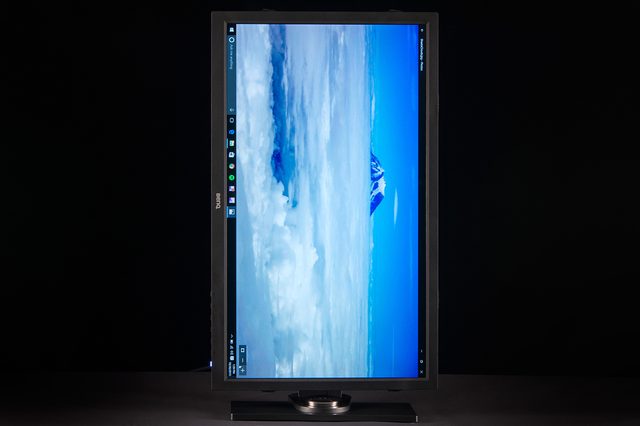 BenQ-SW2700PT-monitor-vertical