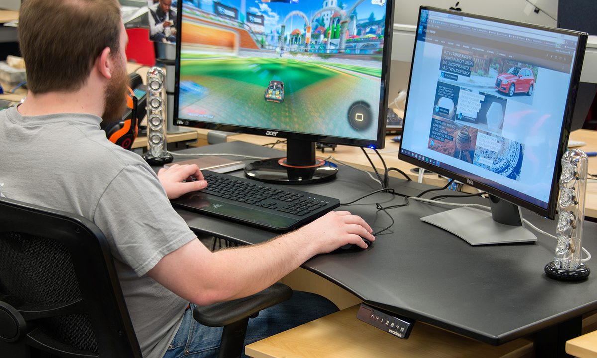evodesk review standing desk sitting