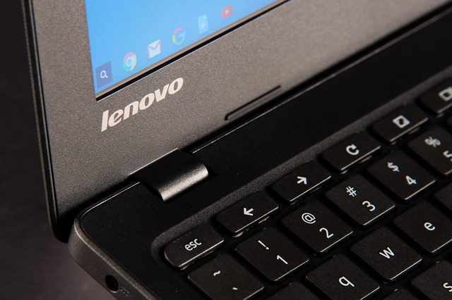 Lenovo-100S-Chromebook-hinge