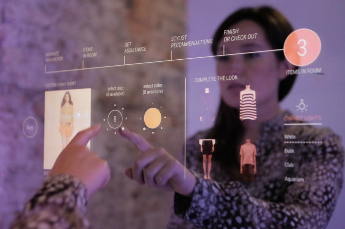 Oak Labs, fitting room, smart mirror