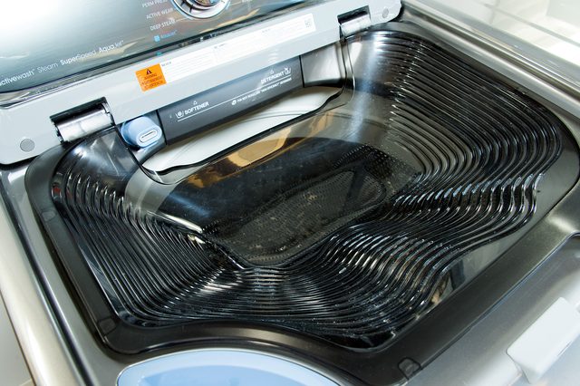 Samsung-WA52J8700A-washbasin