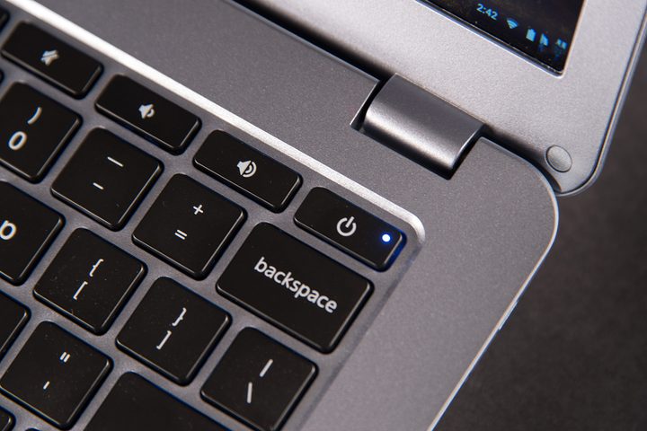 Toshiba-Chromebook-2-CB35-pwrhinge