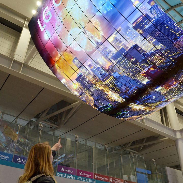 lg flexes its oled muscles with pair of 42 foot tall monster displays display 4