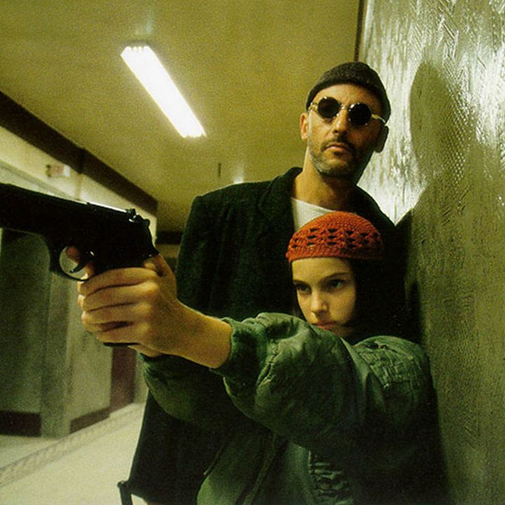 Jean Reno teaches a girl to shoot a gun in Leon The Professional.