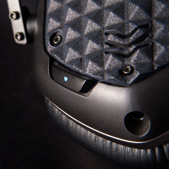 v moda crossfade wireless review vmoda bt hdphns pwrbtn