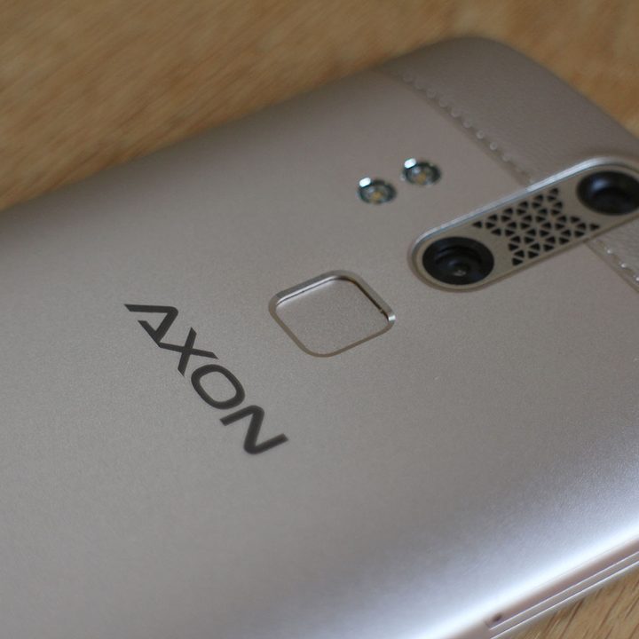 ZTE Axon Elite