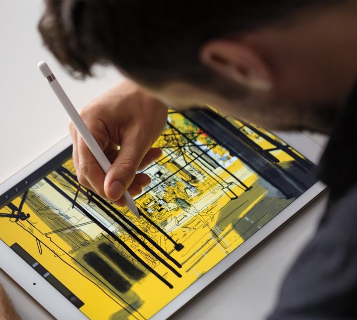 Person drawing with Apple Pencil on 2015 12.9-inch iPad Pro.