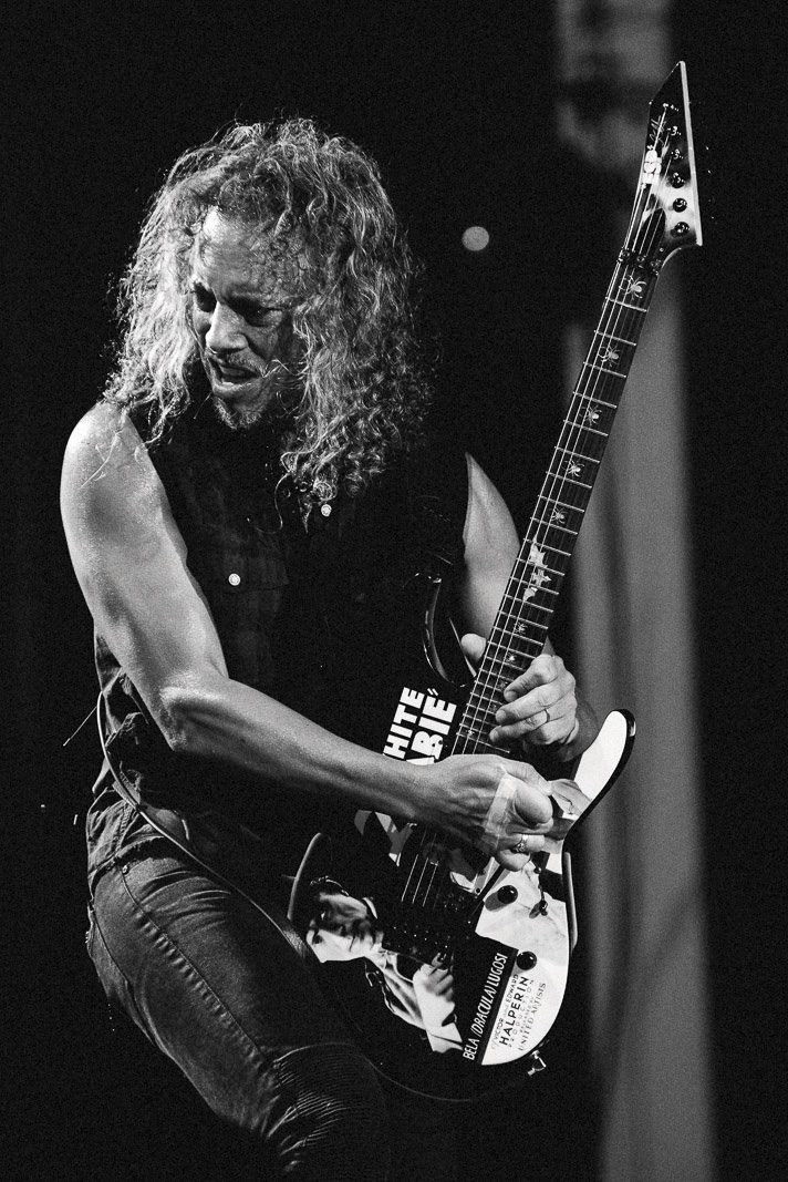 metallicas kirk hammett stomps on spotifys inferior sound 3