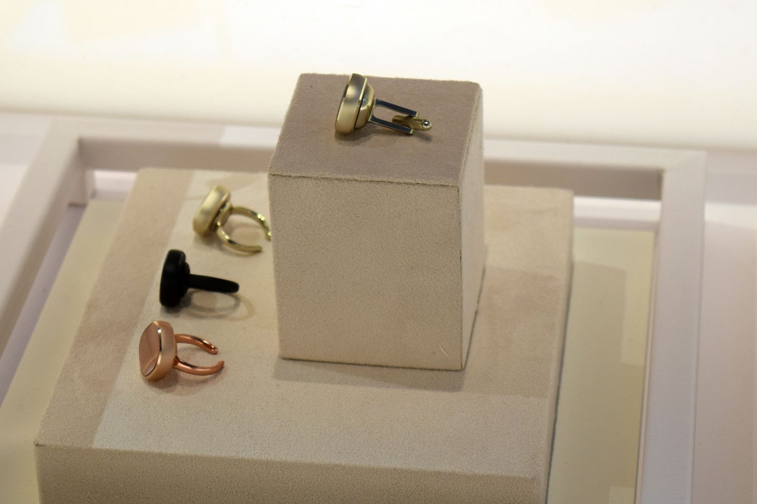 samsung fitness wearable jewelry concept prototype 0012