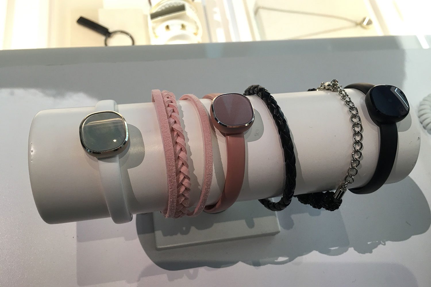 samsung fitness wearable jewelry concept prototype 006