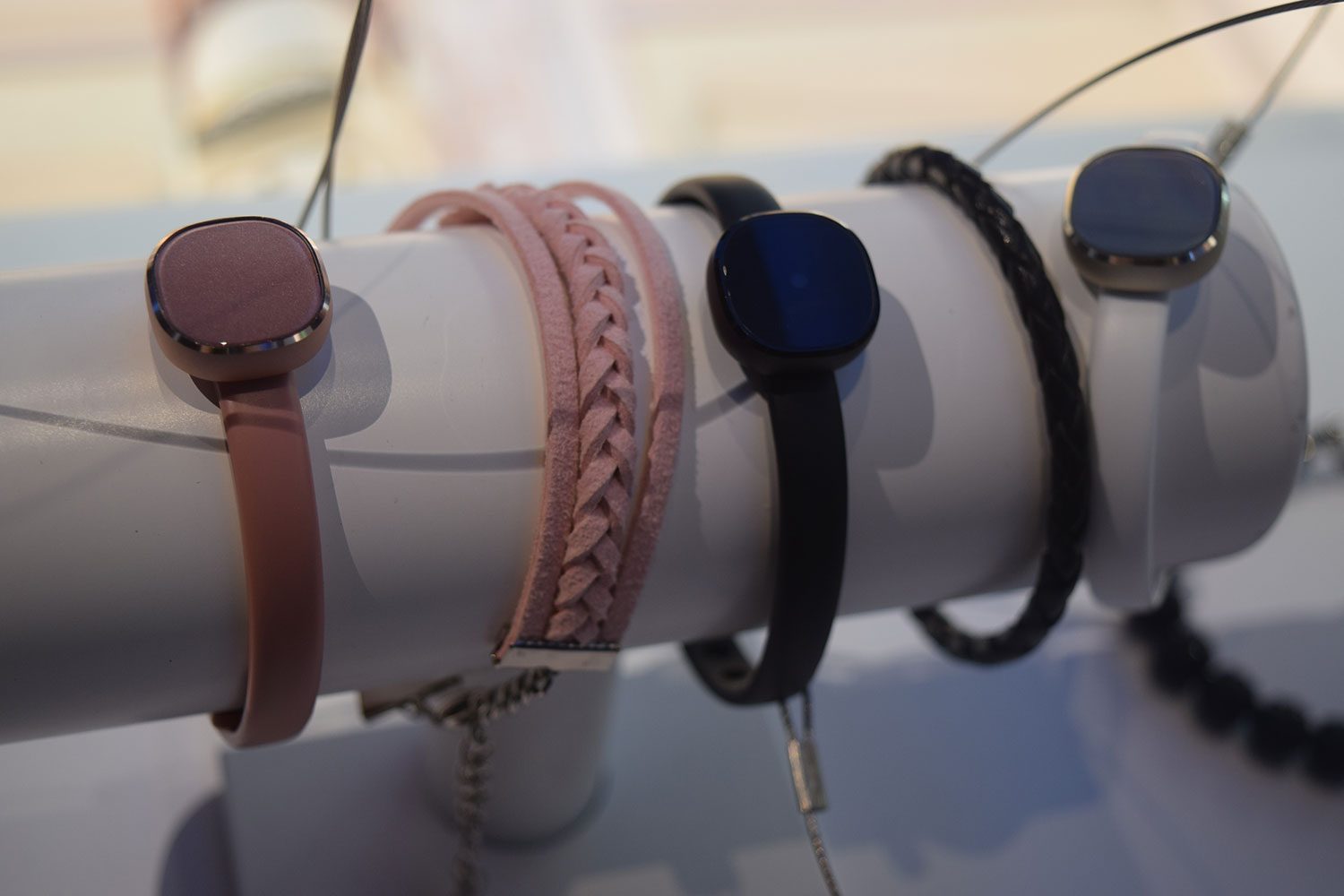 samsung fitness wearable jewelry concept prototype 008