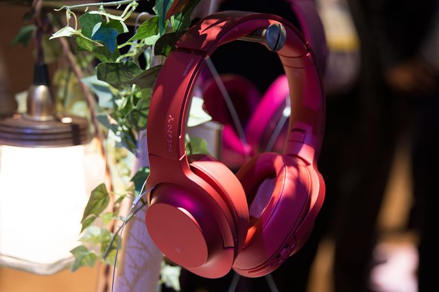 Sony-h.ear-on-wireless_5462