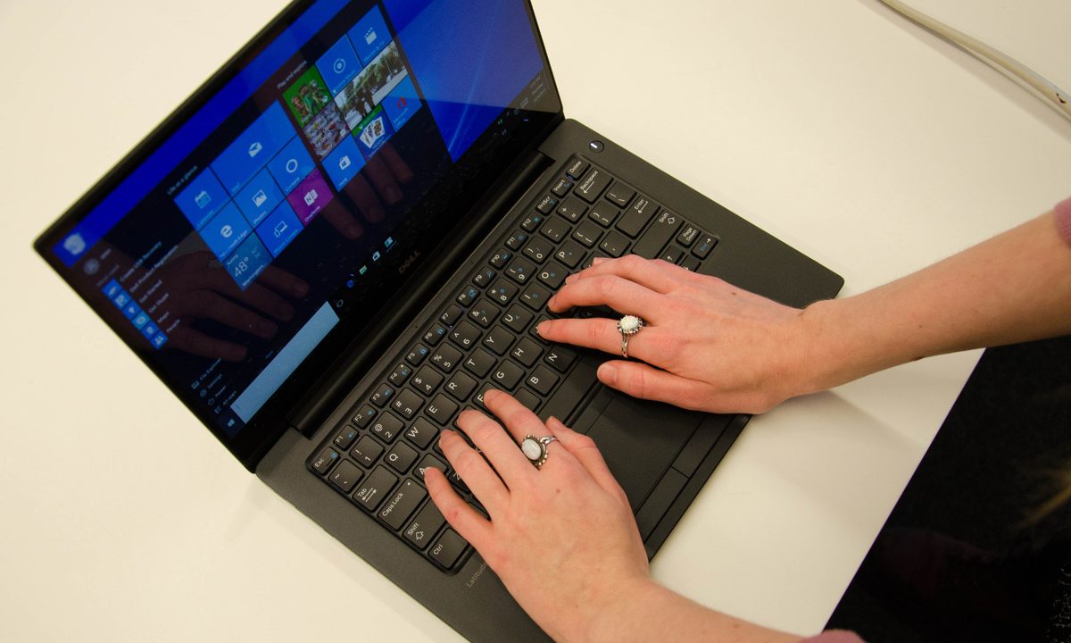 hands on dell latitude 13 7000 4