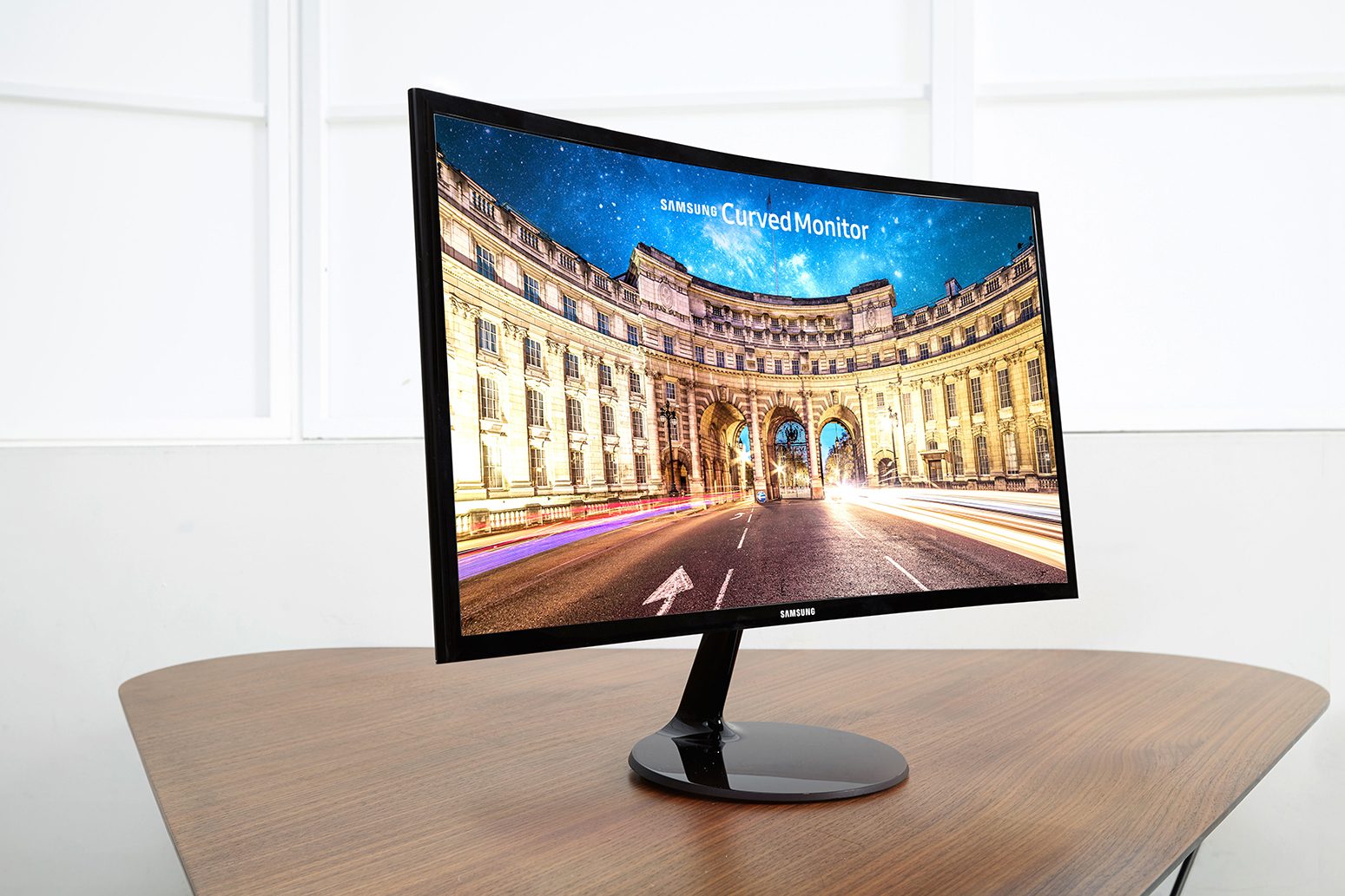 CF390-Curved-Monitor-1