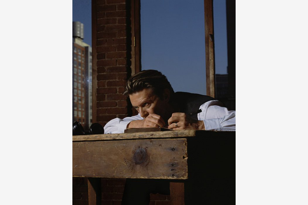 photographer markus klinko debuts unseen photos of david bowie by broodbook