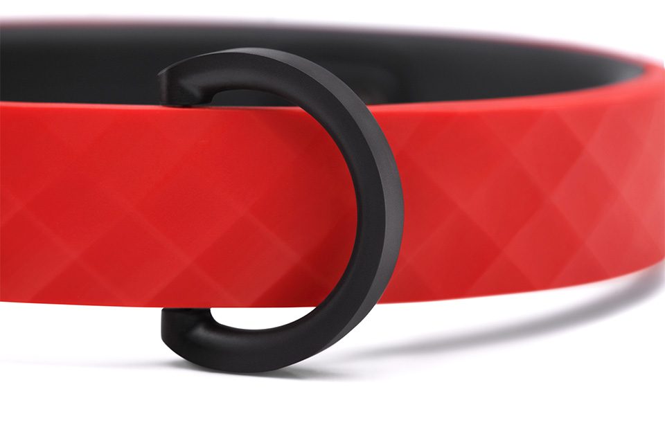 KYON smart dog collar close up leash hook