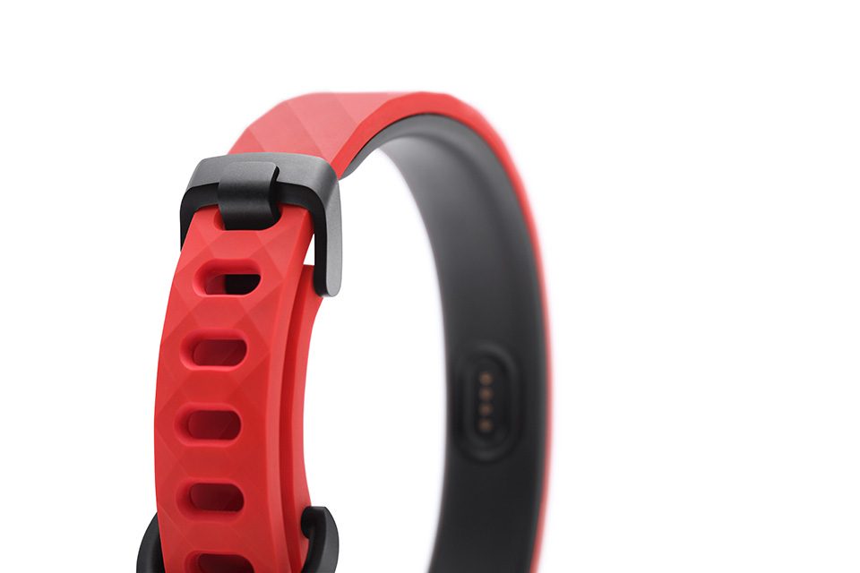 KYON dog collar close up latch
