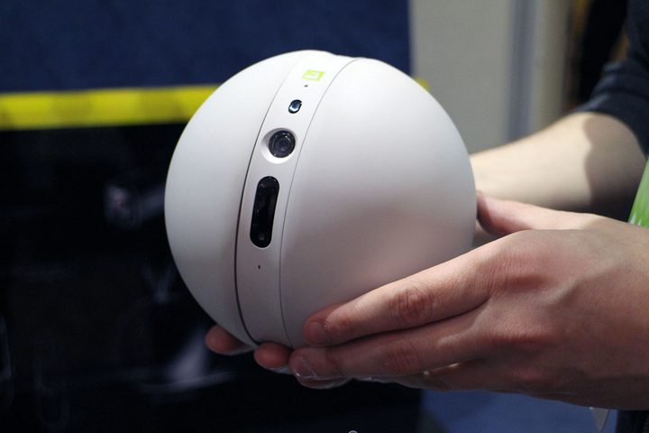 LG Rolling Bot