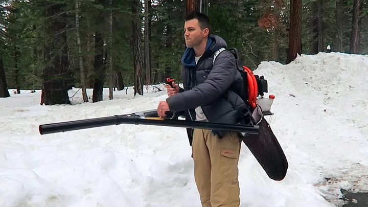 Weekend-Workshop--Build-a-semi-automatic-snowball-launcher