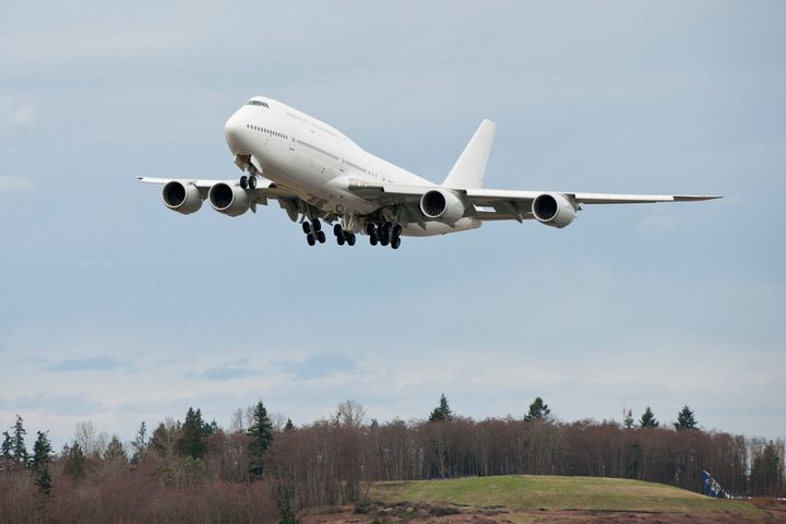 747-8I Delivery flight