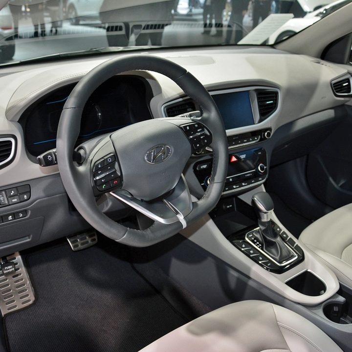 hyundai ioniq electric hybrid dt geneva 9