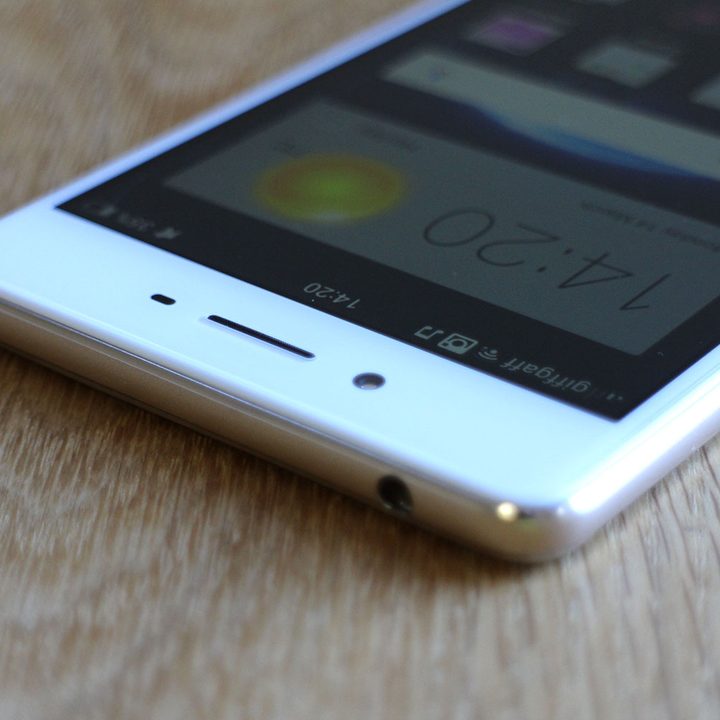 Oppo F1