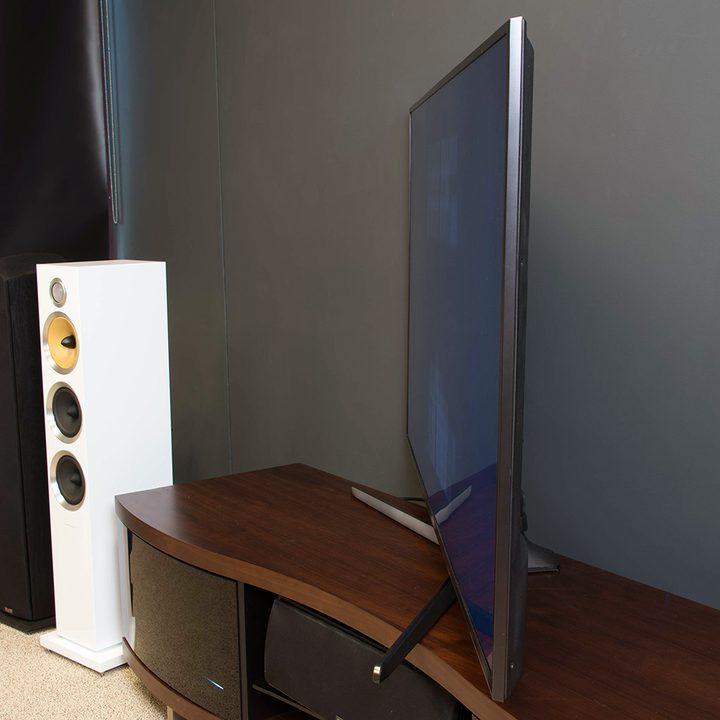 Samsung JS7000 SUHD TV