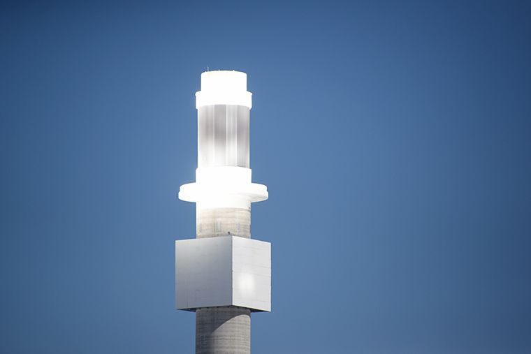 peek inside nevada solar plant 247 power molten salt solarreserve owns the proprietary receiver and controls technology  deve
