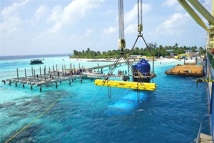 underwater restaurant Hurawalhi Maldives