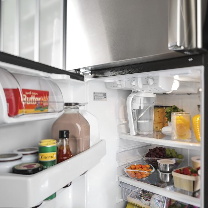 ge fridge that fills your water pitcher for you gas18psjss autofill