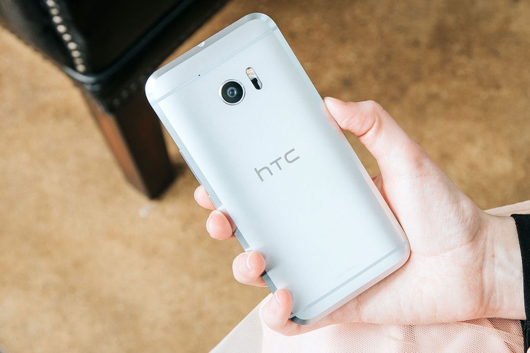 htc 10 vs samsung galaxy s7 edge design