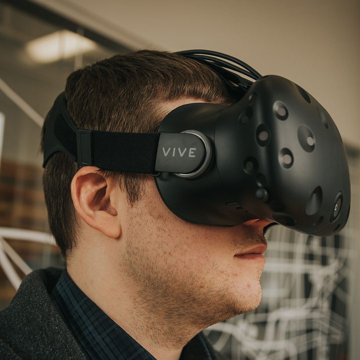 HTC VIVE