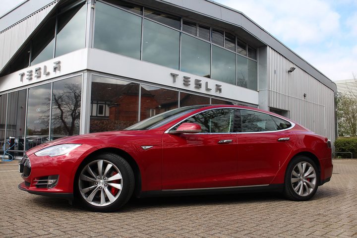 Tesla-Model-S-P90D_1408