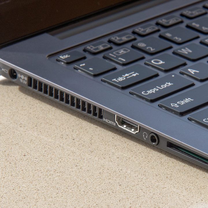 vaio z flip review jacks2