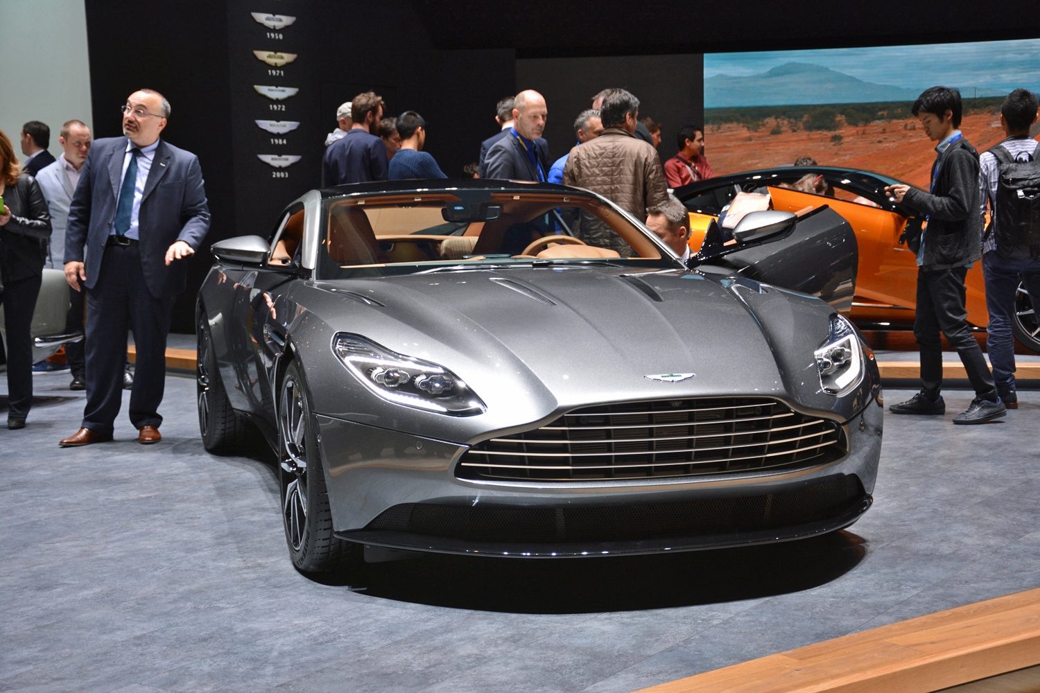 Aston Martin DB11