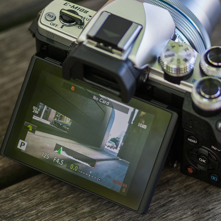 Olympus O-MD E-M10 II