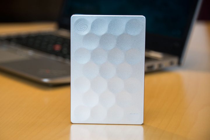 Seagate Backup Plus Ultra Slim 2TB HD box