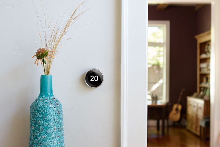 Nest-Learning-Thermostat-blue_vase