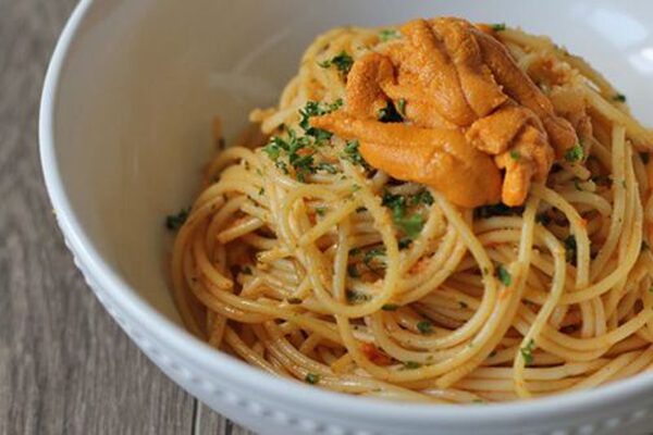 SaltedEat's sea urchin spaghetti with toasted breadcrumbs