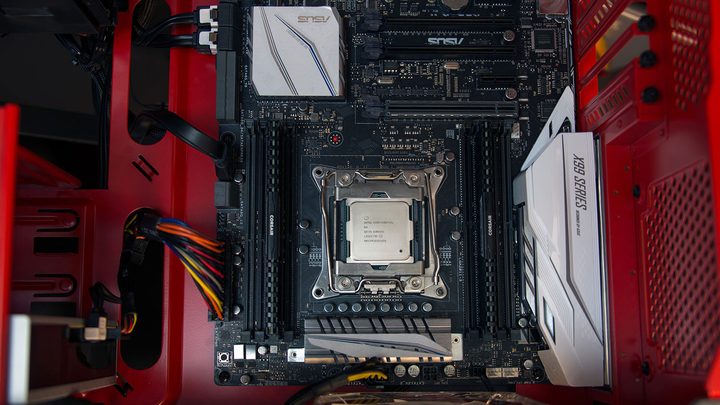 intel-core-i7-6950x-installed1-2