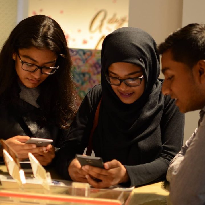 oneplus pop up nyc 3 customers