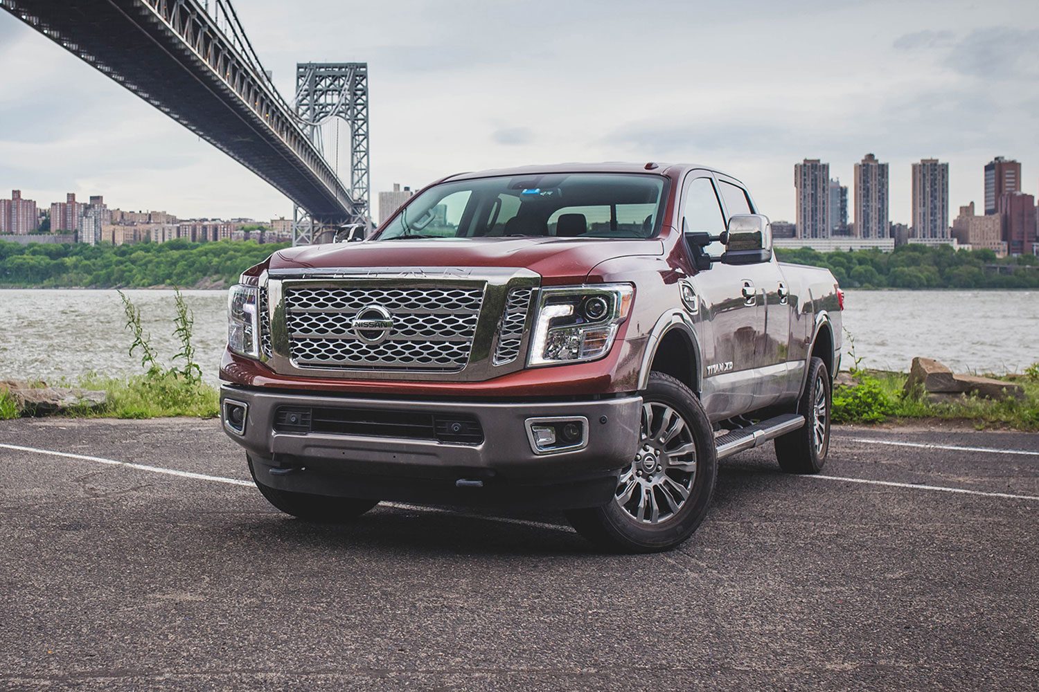 ティンガティンガ 2016-Nissan-Titan-XD-front-