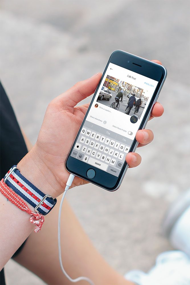 bycle case and app turns iphone into bike computer for tracking rides app5