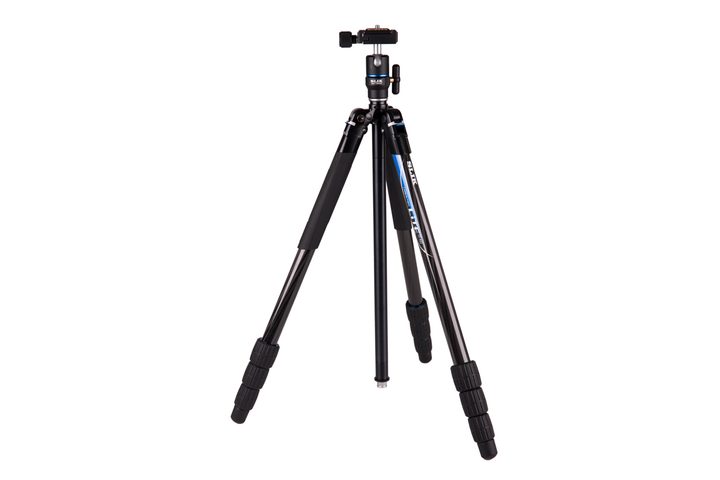 Slik-CF422-Tripod-Legs-separated-column-flashlight