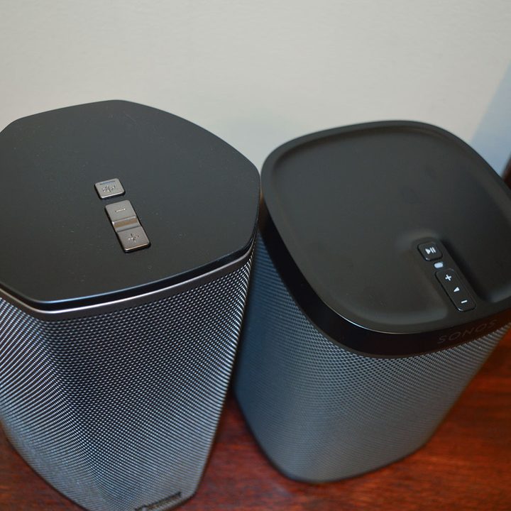 Denon HEOS 1 (left) and Sonos Play:1 (right)
