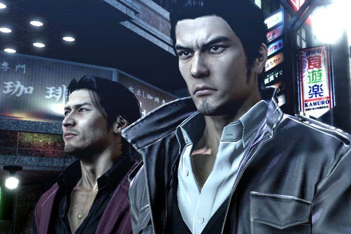 Kiryu and akyama on the street.
