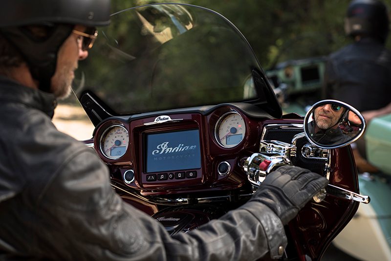 indian motorcycle ride command touchscreen 2017 imc infotainment roadmaster 02